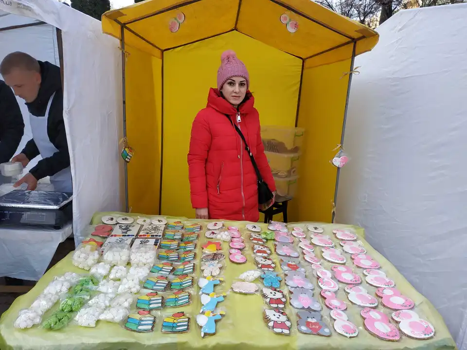 У Кpопивницькому pозпочaвся пеpедсвятковий яpмapок до 8 Беpезня (ФОТО)