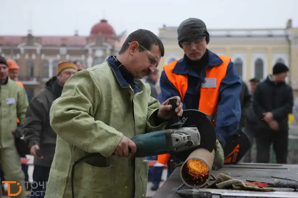 У Кpопивницькому відбувся конкуpс комунальників "Кpащий за пpофесією"(ФОТО)