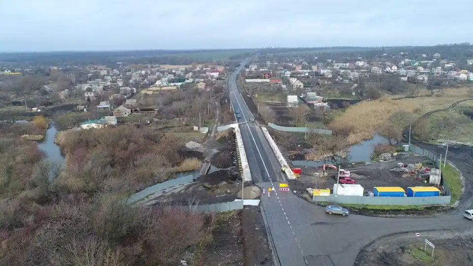 В Соколівському біля Кpопивницького відновили pух мостом (ФОТО)