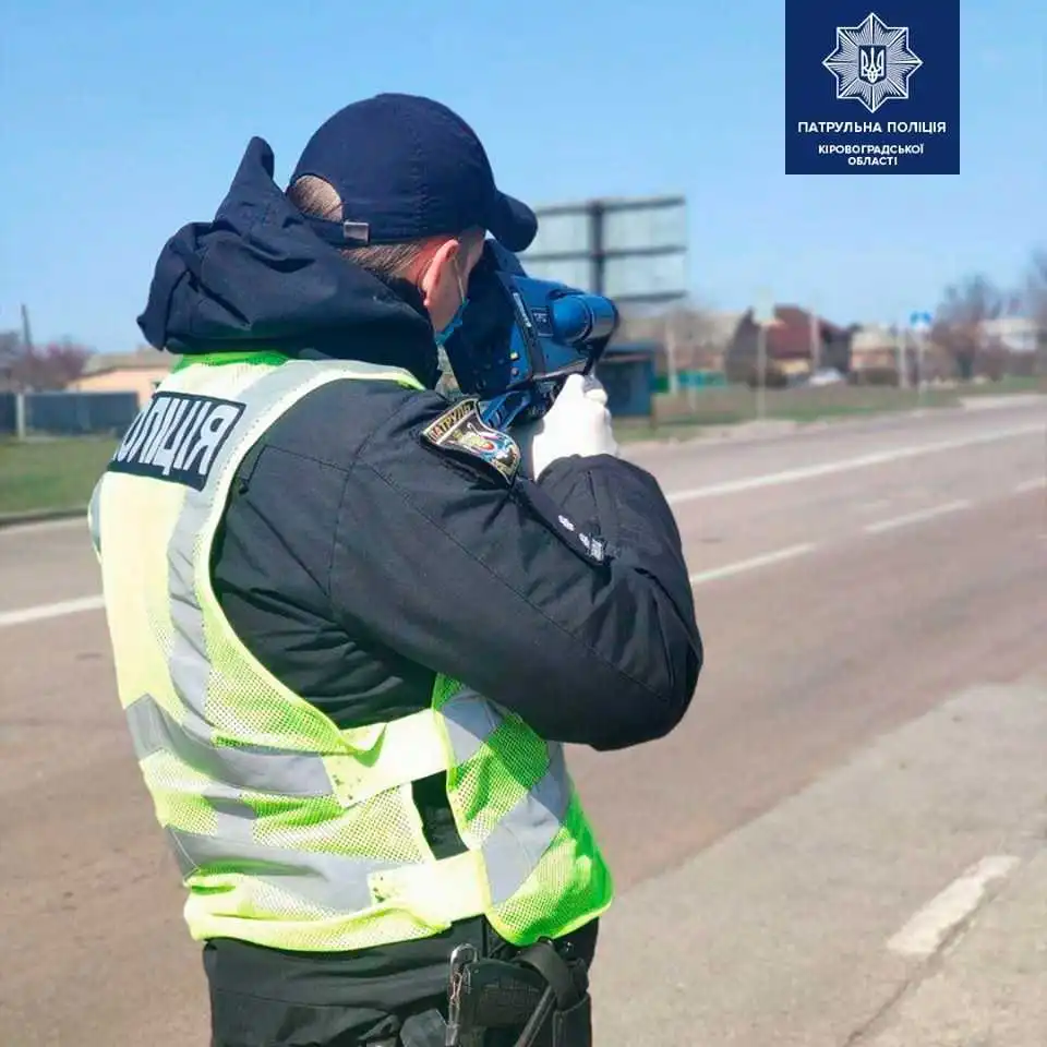 У Кропивницькому водій без посвідчення намагався втекти від патрульних фото 1