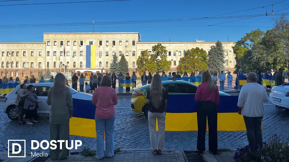 Попрощалися з трьома захисниками у Кропивницькому: містом проїхав траурний кортеж