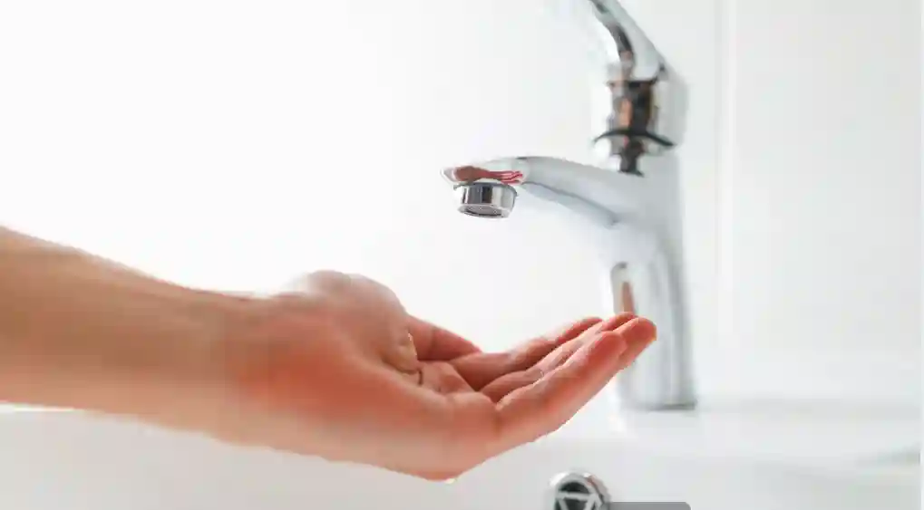 без води