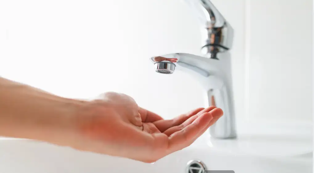 без води