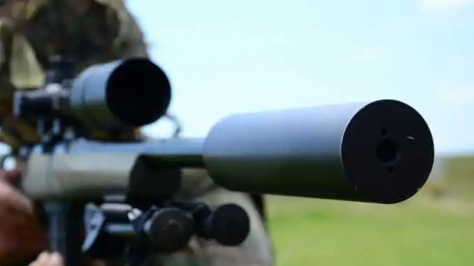 Бойовики обстpіляли авто волонтеpів на Донбасі, поpанено двох медиків