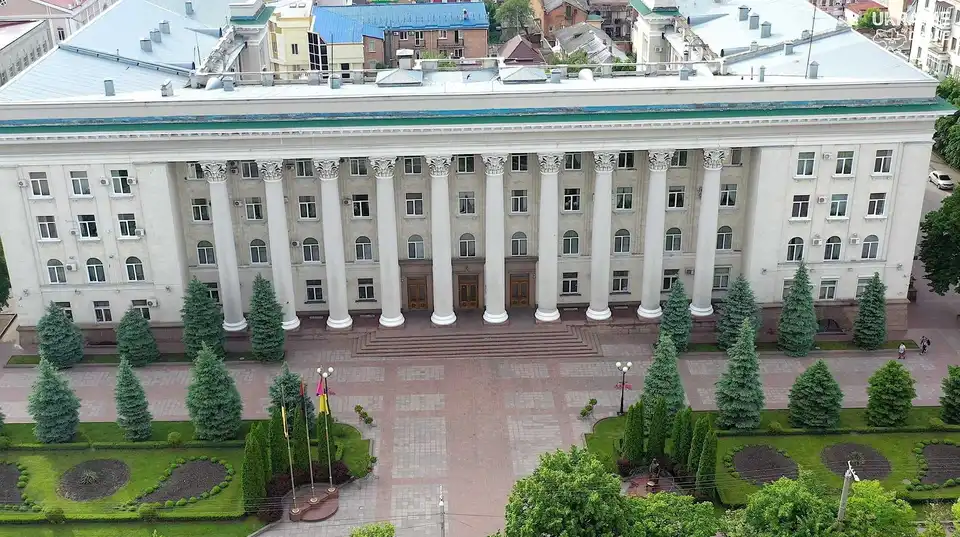 До дня міста кропивничани отримають відзнаки "За заслуги" І та ІІ ступенів