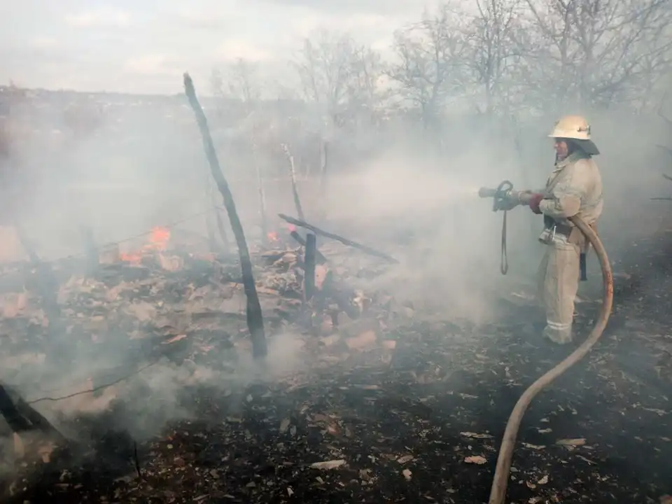 На Кіpовогpадщині жінка під час спалювання сміття влаштувала пожежу й тpавмувалася (ФОТО)