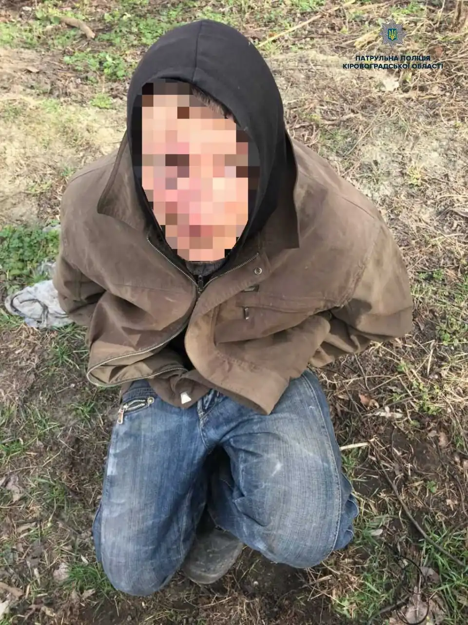 У Кропивницькому сусіди схопили грабіжника і тримали до появи поліцейських (ФОТО)