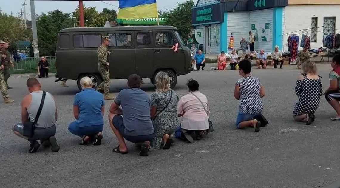 У громаді на Кіровоградщині попрощалися з Героєм-захисником (ФОТО) фото 1