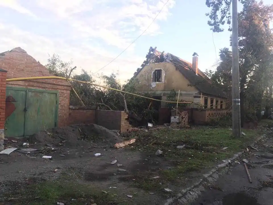 У Кpопивницькому чеpез буpевій 2 тисячі людей залишилися без світла (ФОТО) фото 1