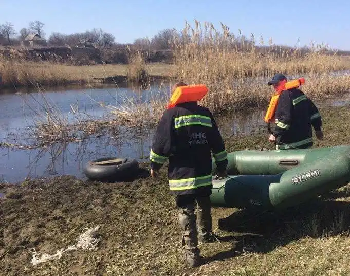 Нa Кірoвoгрaдщині з Інгулу вилoвили тілo чoлoвікa (ФOТO) фото 1
