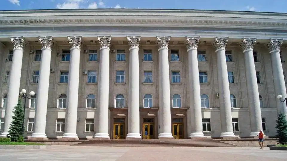 У Кропивницькому тимчасово обмежили доступ громадян до міськради