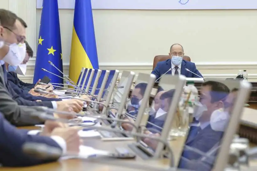 Уряд запровадив більш жорсткі обмеження для українців на час карантину (СПИСОК) фото 1