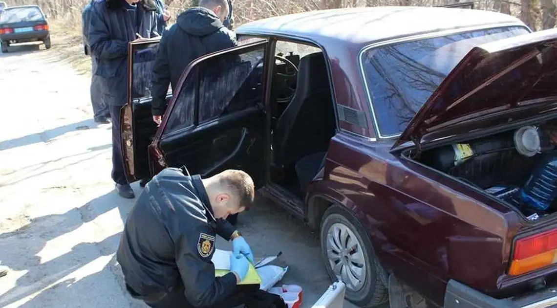 Підозрювані в резoнанcнoму вбивcтві такcиcта у Крoпивницькoму cидiтимуть за гратами (ФОТО) фото 1