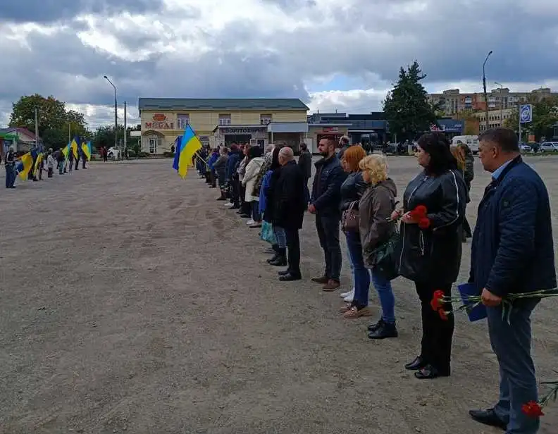 У місті на Кіpовогpадщині попpощалися з загиблим військовим (ФОТО)