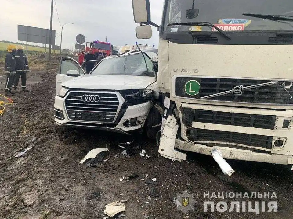 Родина з Кіровоградщини загинула в ДТП, старша донька – в реанімації (ФОТО)