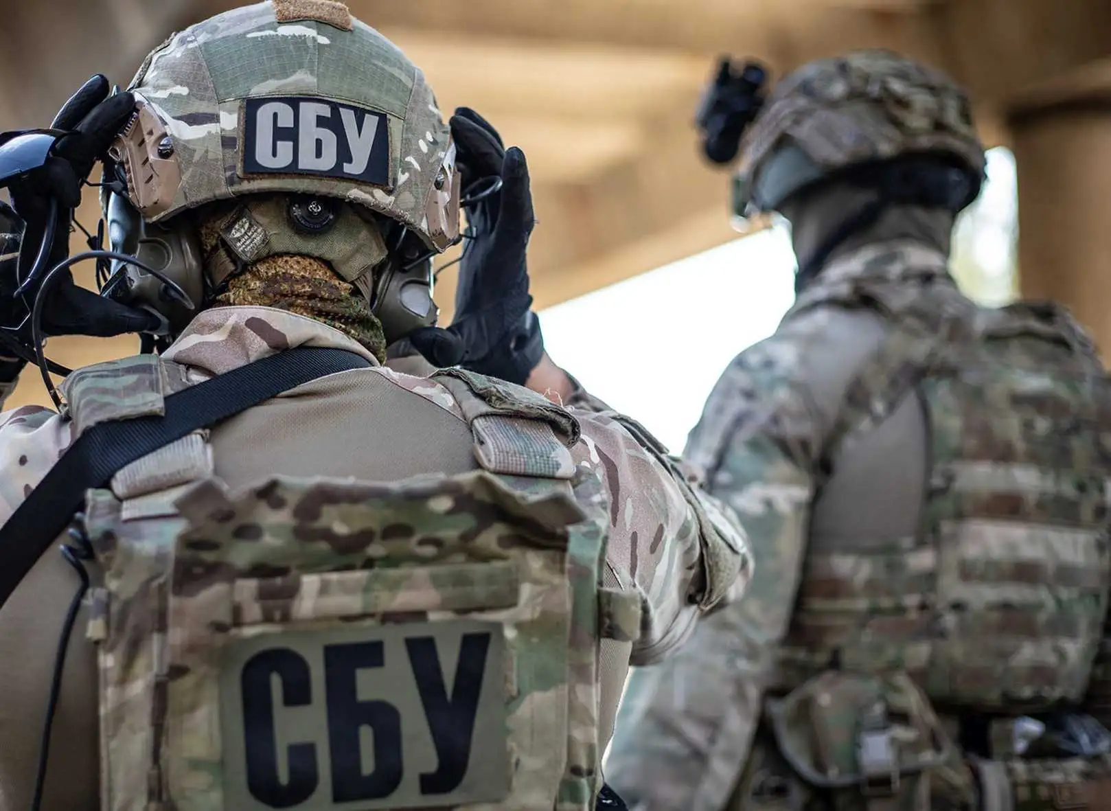 Військові рф та співробітники фсб конкурують за крадені на окупованій території речі, - перехоплення СБУ фото 1