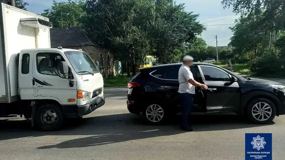 У Кропивницькому на Яновського зіткнулися два автомобілі Hyundai (ФОТО)