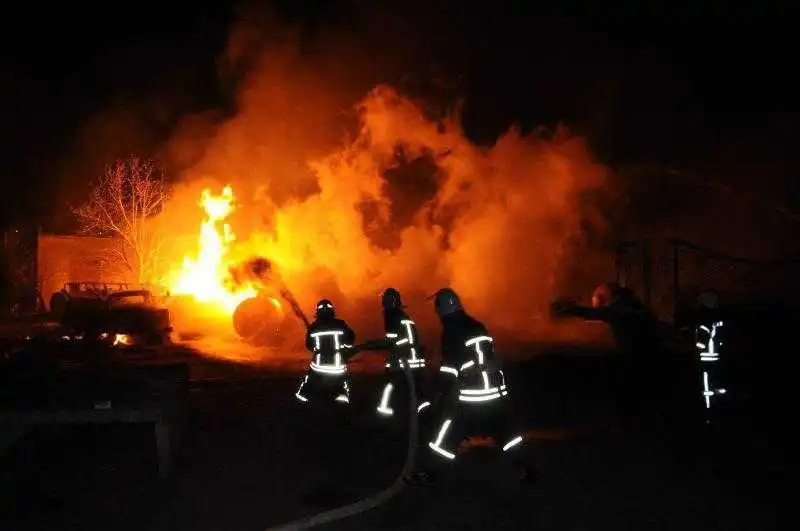 За фактом масштабних вибухів у Кропивницькому двом чоловікам оголосили підозру