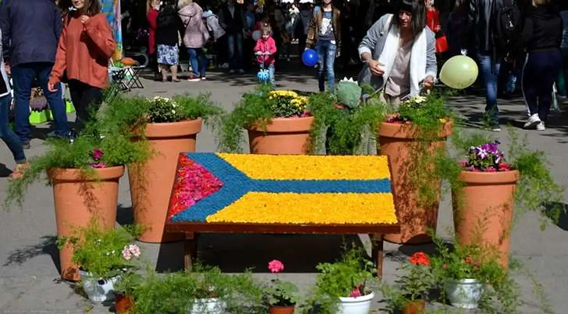 Фотозони, майданчики та особисті історії: політики активно вітали Кропивницький у День міста фото 1