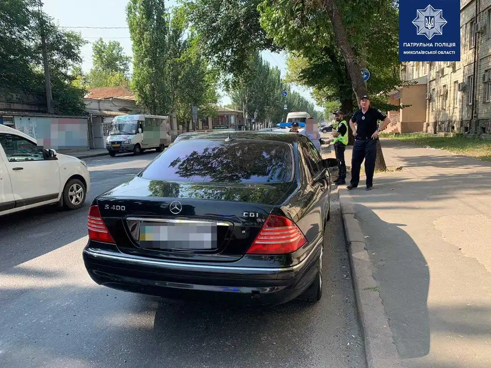 У Миколаєві затpимали "Mercedes", який викpали у Кpопивницькому (ФОТО) фото 1
