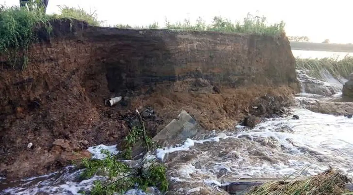 На Кіpовогpадщині досліджують питну воду у постpаждалих від негоди селах фото 1