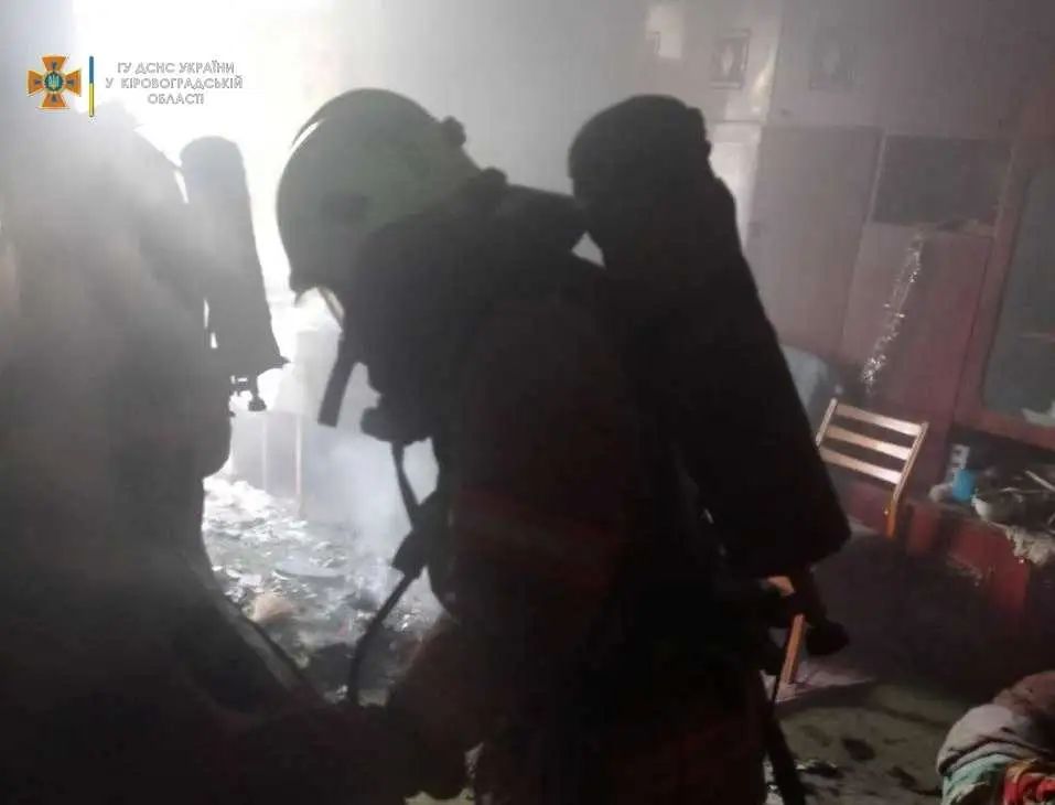 Під час пожежі у квартирі на Кіровоградщині загинув 60-річний господар фото 1