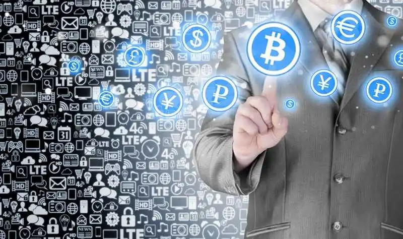 Біткоіни в Україні: статус, ризики та як заробити на криптовалюті (ФОТО)