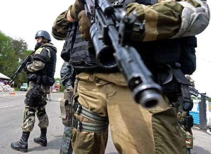 Терористи ''ДНР'' відкрили вогонь по російських військових фото 1