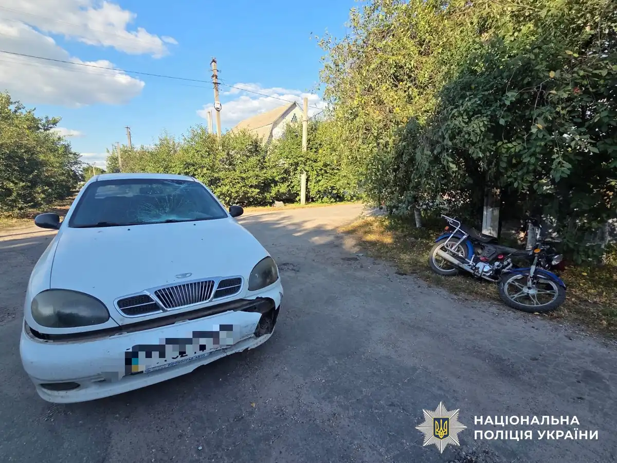 Водійка Mustang не пропустила Lanos: у селі в Кіровоградській області сталася ДТП