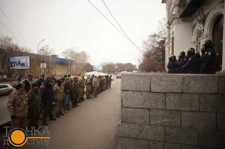 У Кіровограді "Правий сектор" знову блокує Апеляційний суд фото 1