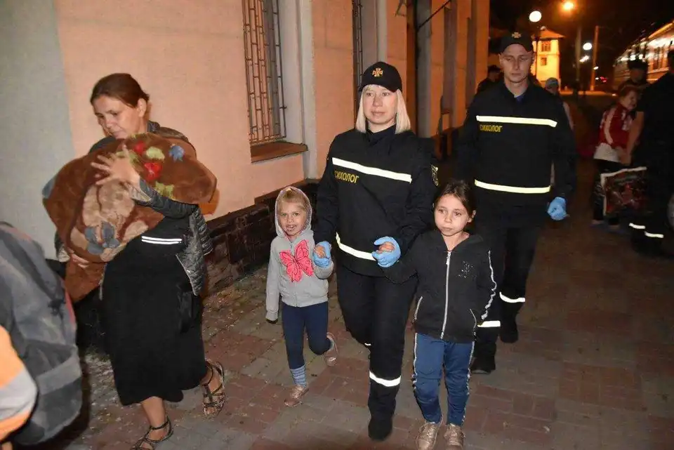 У Кропивницькому зустріли ще один евакуаційний потяг із Донеччини (ФОТО)