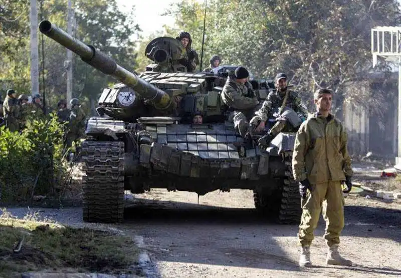 «Режим тиші» від «ДНР»: бойовики застосували в Авдіївці танки (ВІДЕО)