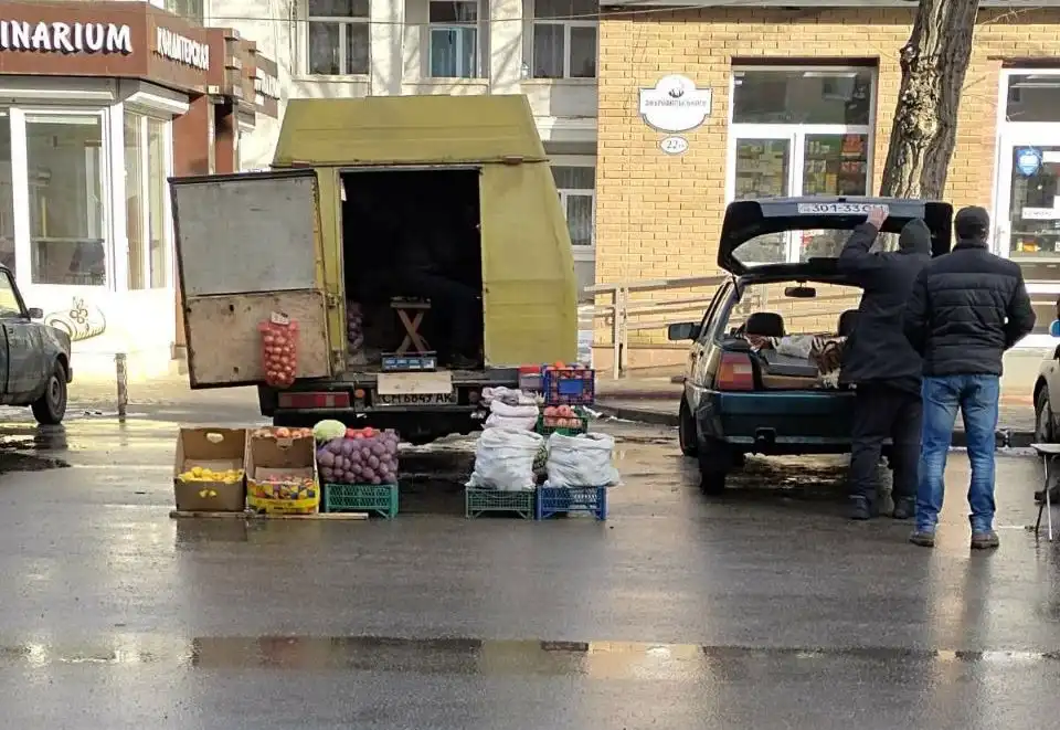 стихійна торгівля