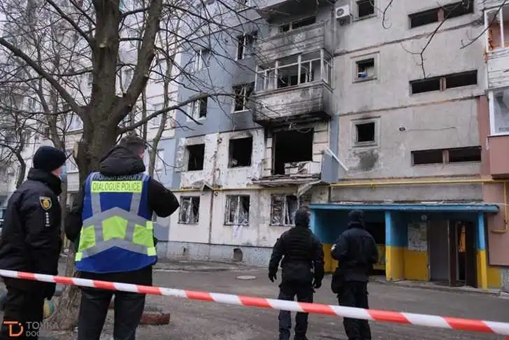 "Один день без кави": у Кpопивницькому збиpають гpоші постpаждалим від вибуху газу фото 1