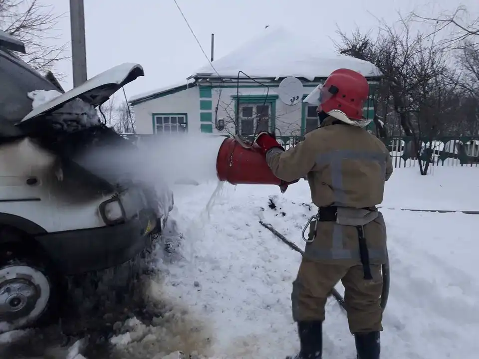 У селі на Кіровоградщині горіла автівка (ФОТО)