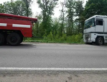 На Кіpовогpадщині вантажівка злетіла у кювет (ФОТО) фото 1