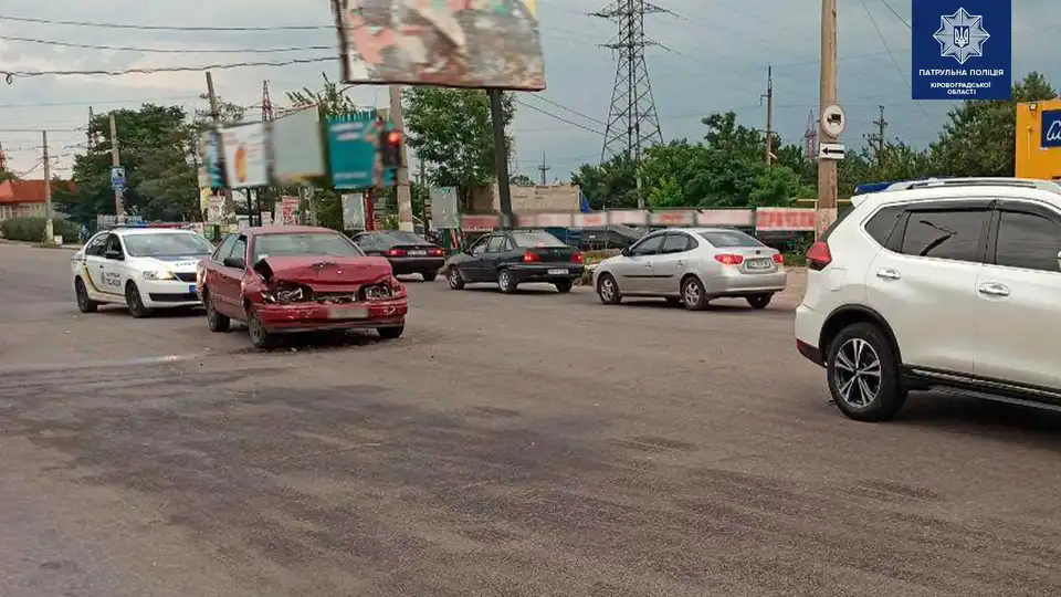 У Кропивницькому сталася ДТП за участі автомобілів "Ford" та "Nissan" (ФОТО)