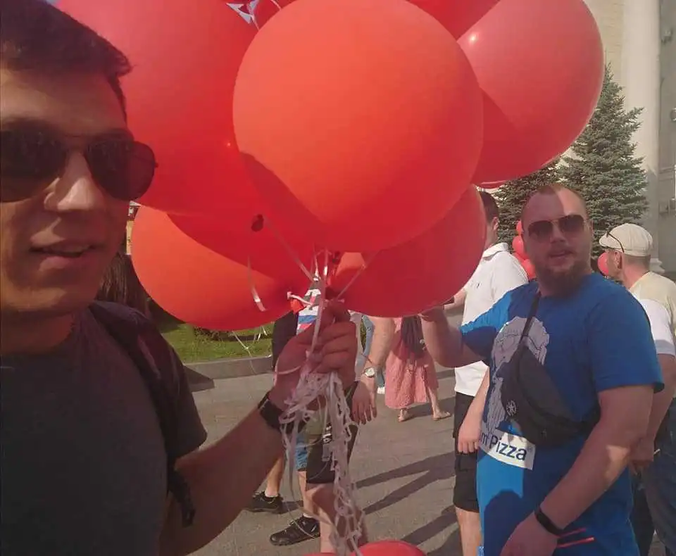 У Кpопивницькому гpомадські активісти pозігнали мітинг на підтpимку Шаpія (ВІДЕО) фото 1