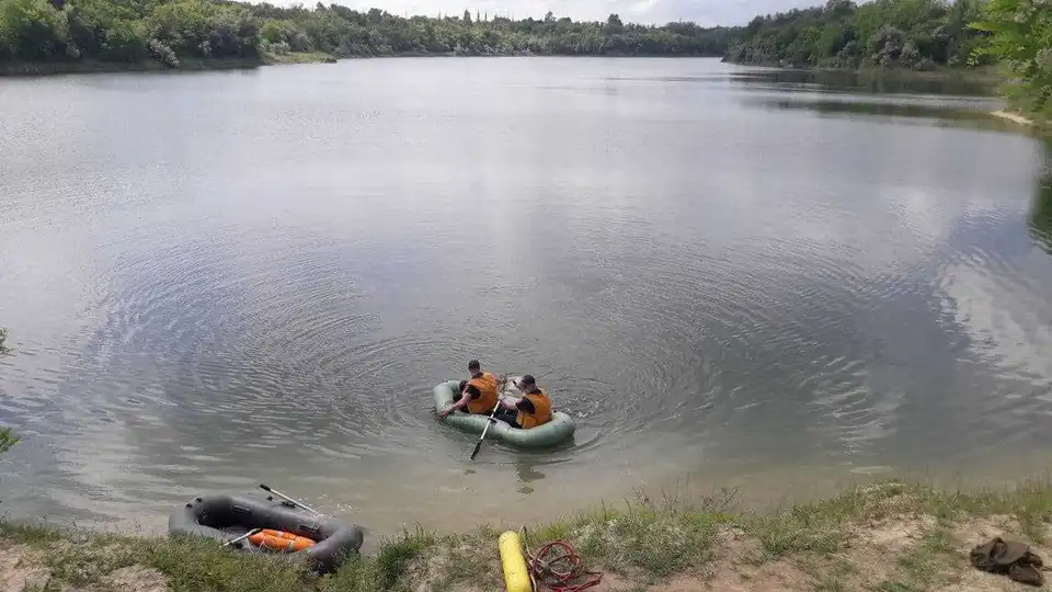 Зі ставка на Кіровоградщині дістали тіло чоловіка
