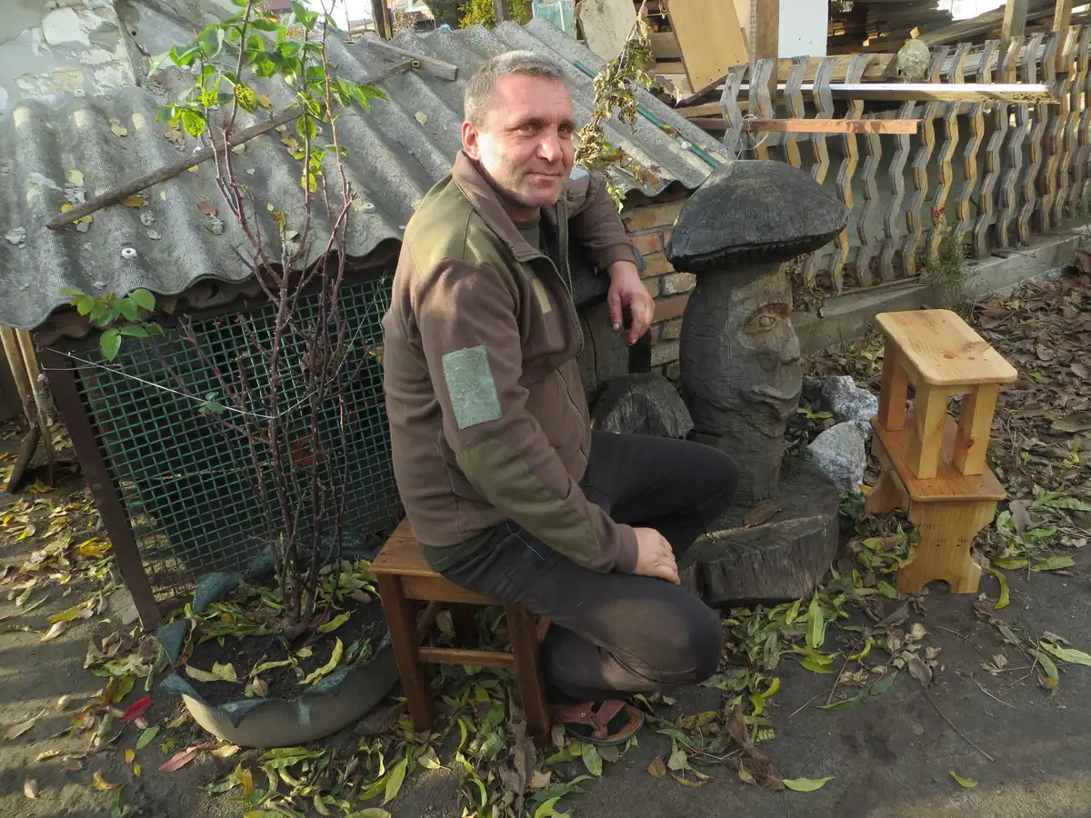 Ветеран-активіст із Новомиргорода: Я даю можливість дереву дарувати людям тепло й добро трохи довше фото 1