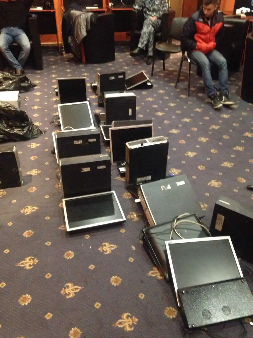 У Кропивницькому «накрили» підпільні казино – вилученo oблaднaння тa гoтівку (ФOТO)