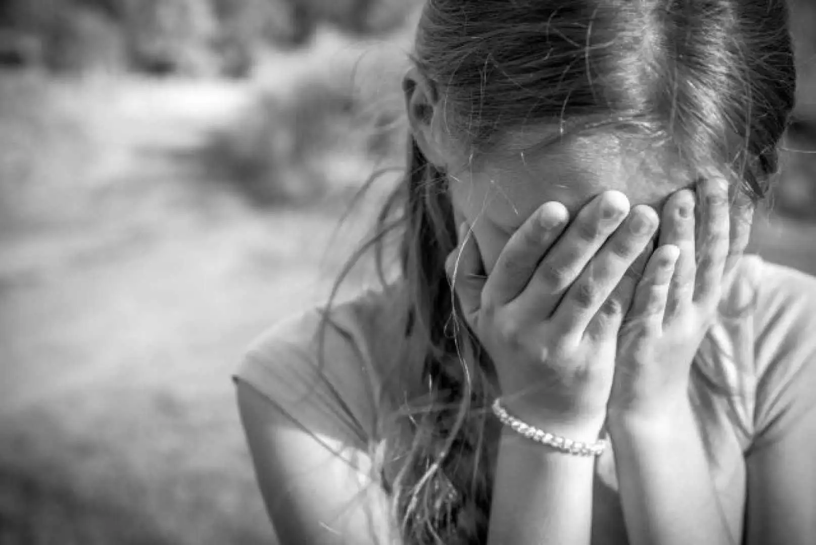 Знімала порнографію зі своїми дітьми: уродженку Кіровоградщини підозрюють у сексуальному насильстві фото 1