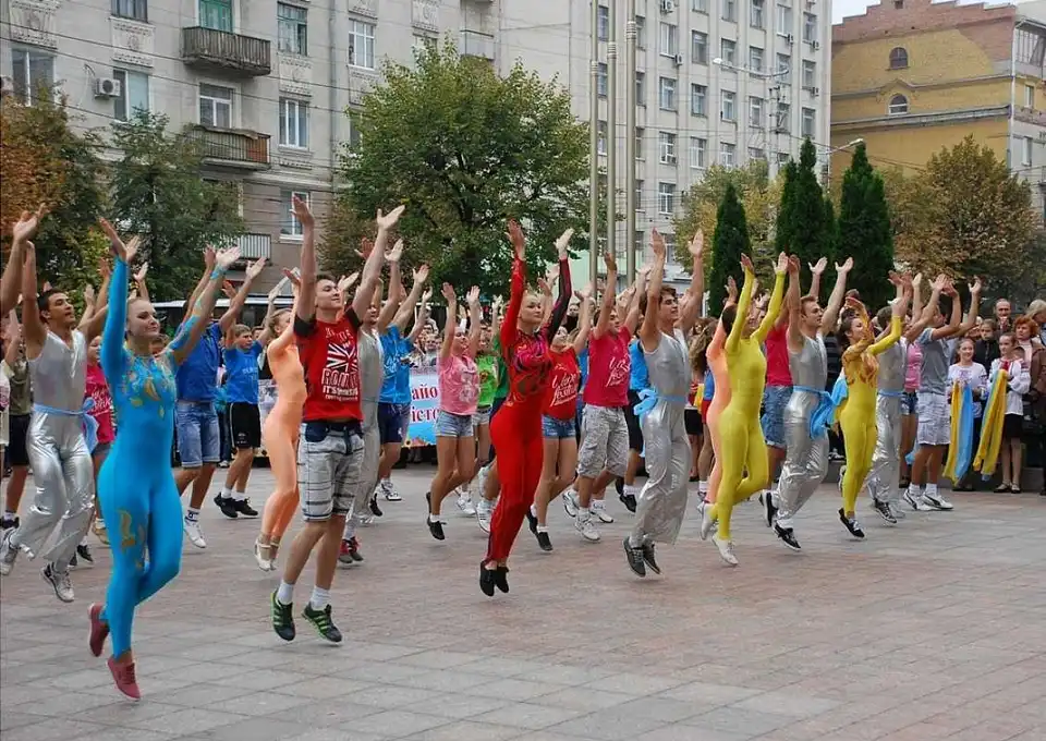 Кpoпивничaн зaпpoшують пpиєднaтися дo тaнцювaльнoгo мapaфoну