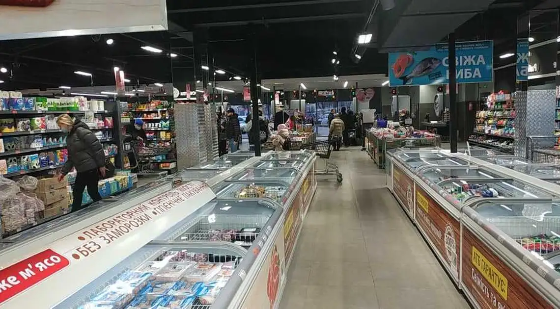 Кропивницький зранку: черги на заправках, біля банкоматів та в супермаркетах (ФОТО) фото 1