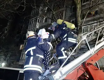 У Кропивницькому на вулиці Пацаєва сталася пожежа в багатоповерхівці: людей евакуювали (ФОТО) фото 1