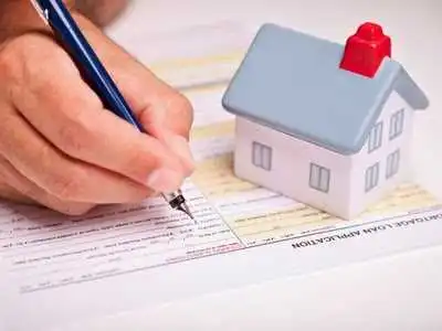 Українцям дозволили приватизувати житло в гуртожитках