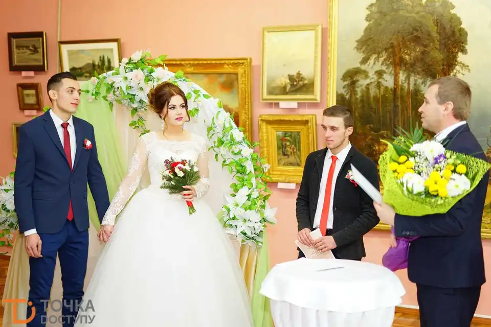 У Кропивницькому 300-та пара оформила шлюб за добу (ФОТОРЕПОРТАЖ)