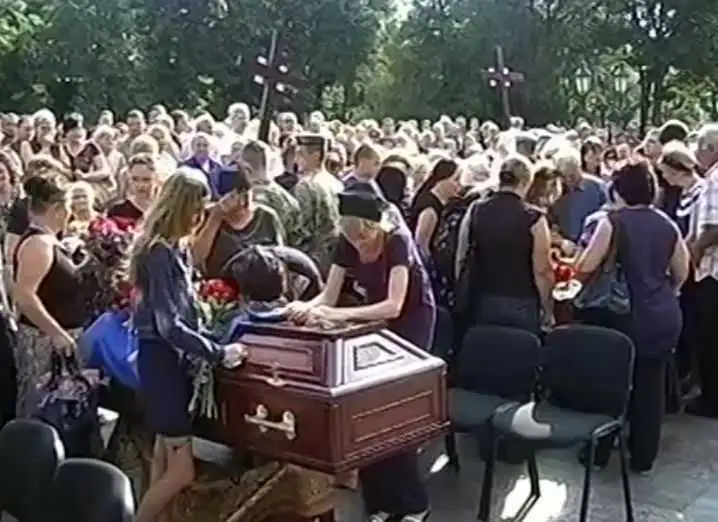 У Кіровограді провели в останню путь загиблих на Сході героїв (ВІДЕО) фото 1