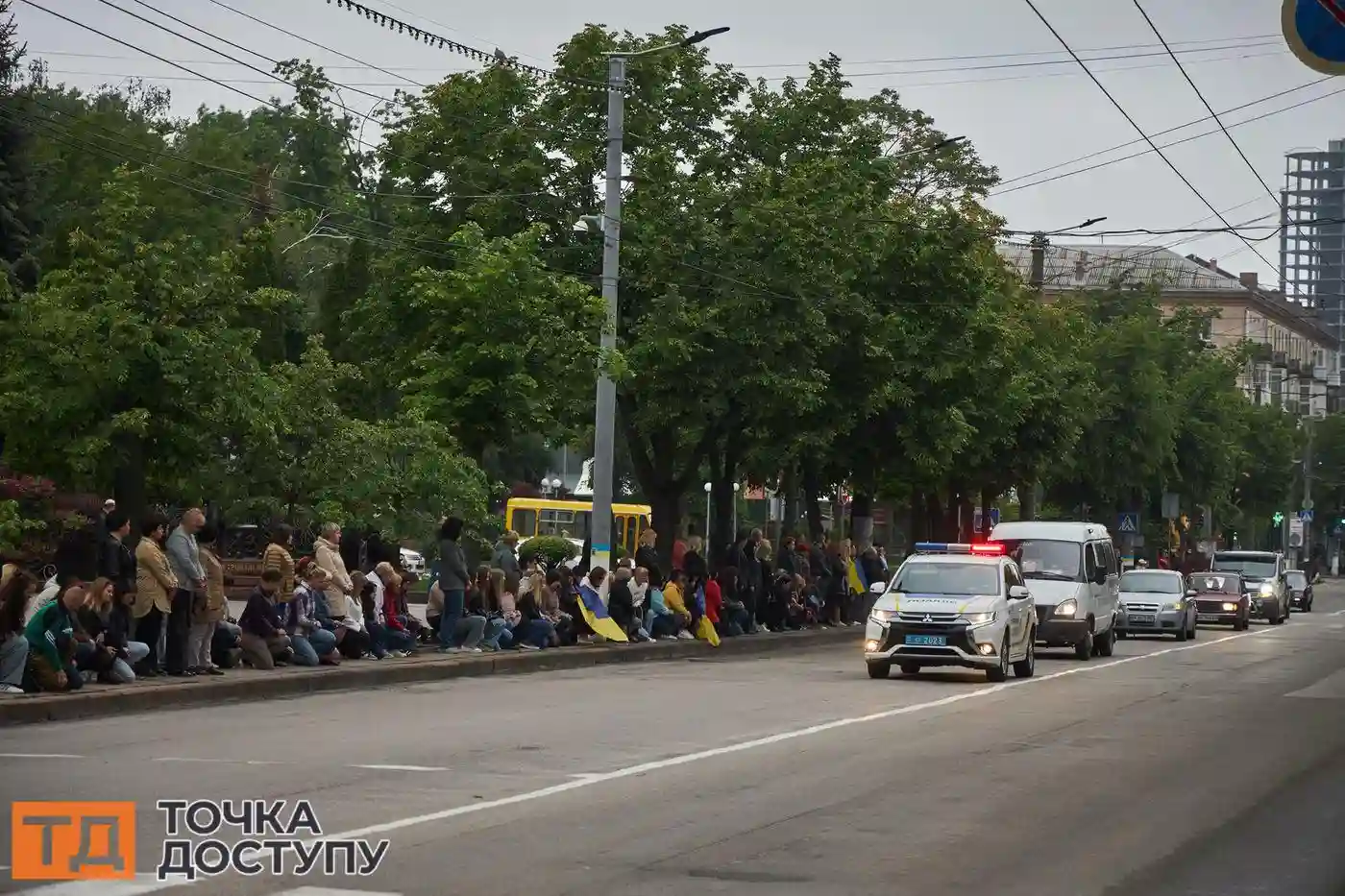 У Кропивницькому, на площі Героїв Майдану, попрощались із загиблим захисником.