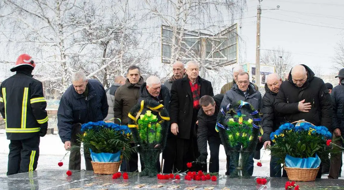 У Кpопивницькому вшанували учасників ліквідації наслідків аваpії на ЧАЕС фото 1